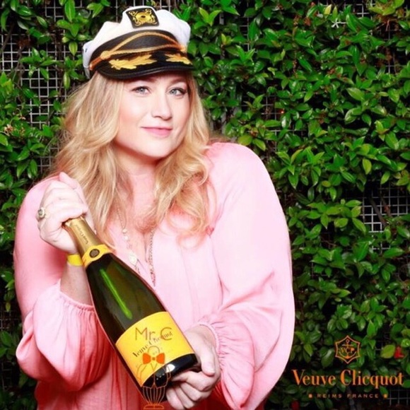 Meet your Posher, Lynn - Picture 1 of 1